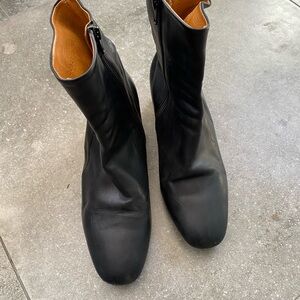 COCLICO Black Leather Women's Zip Ankle Boots